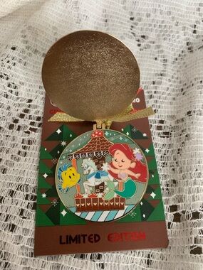 Disney Pin Christmas Gingerbread Ariel LE 3,000 Disney's Beach Club